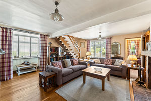 Lounge- click for photo gallery